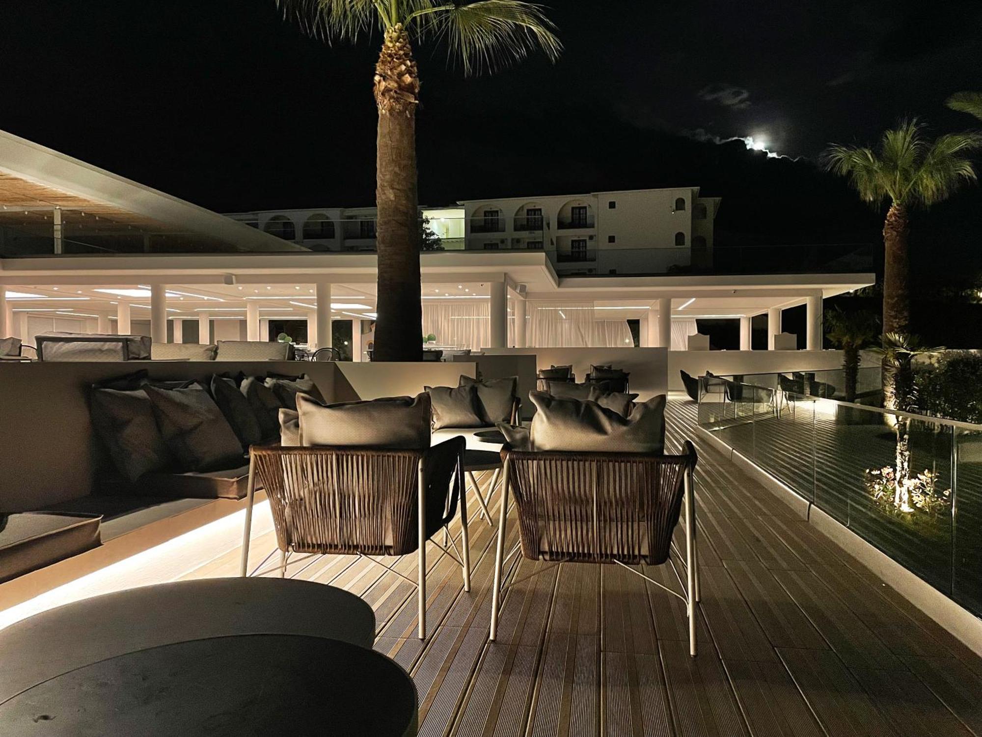 Akrathos Beach Hotel オウランオウポリ エクステリア 写真